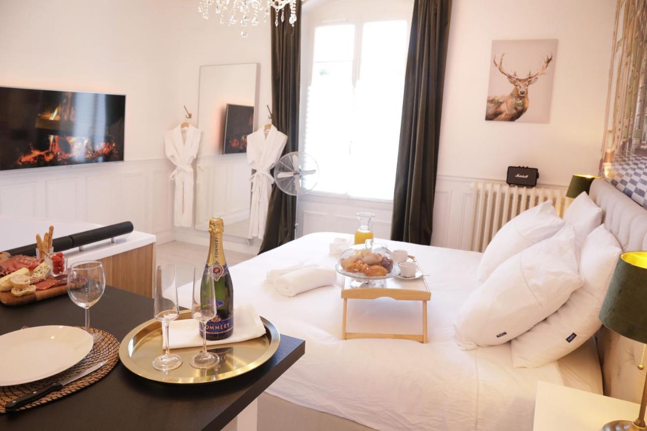 شقة La Marquise - Cosy Flat - Jacuzzi - Senlis سونلي المظهر الخارجي الصورة